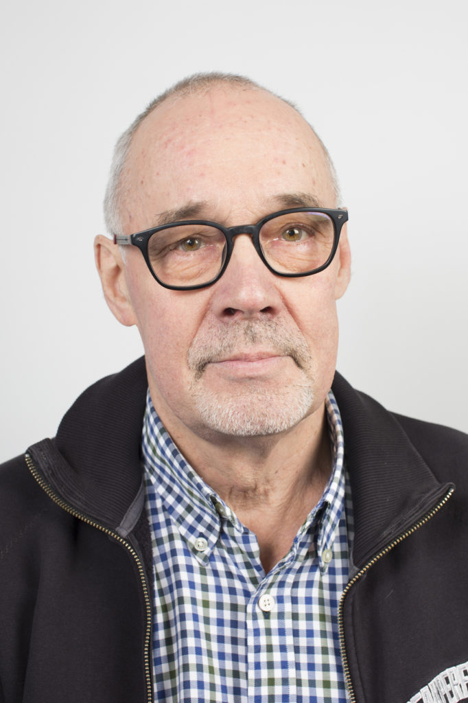 Matti Kettunen, rintakuva.