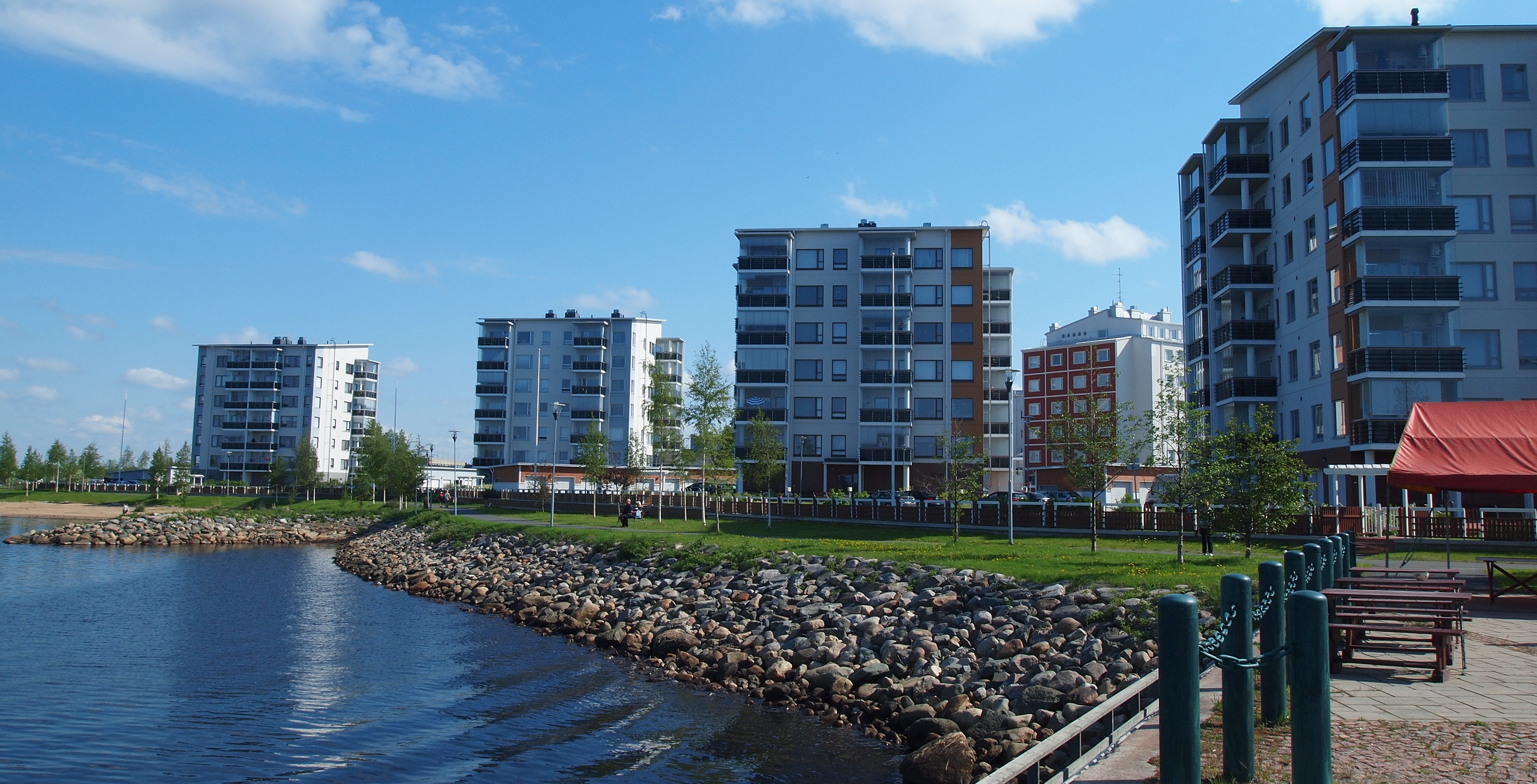 Kemin sisäsataman kerrostalot