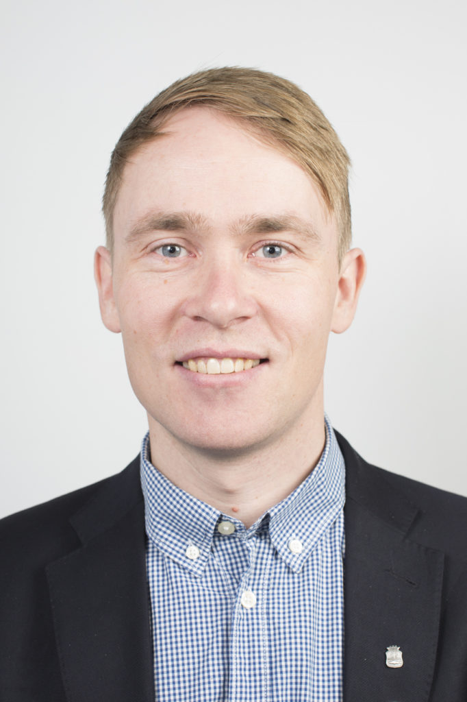 Kaupunginlakimies Santeri Lindholm.
