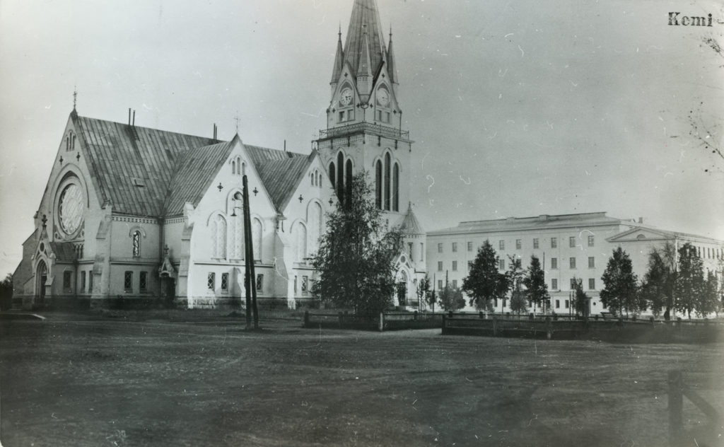 Kemi's church and the lyceum.