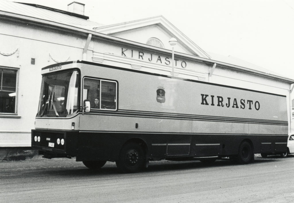 Kirjastoauto.