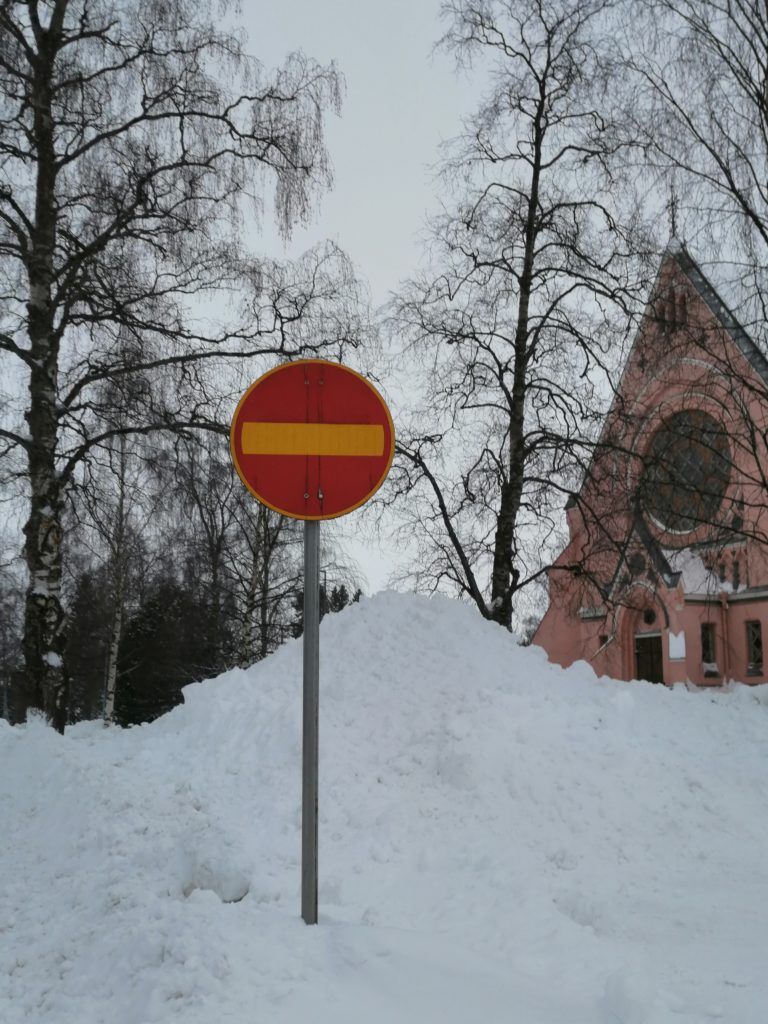 Kielletty ajosuunta-liikennemerkki